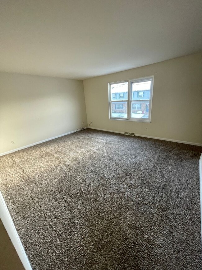 Photo - 3 Bed 2 Bath Townhouse in Manchester