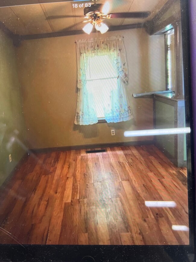 Photo - 210 Kennedy Rd