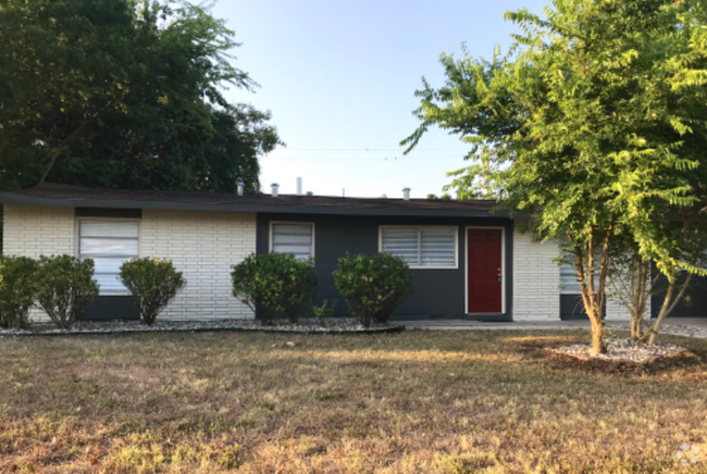 Building Photo - 142 Aldrich Dr Rental