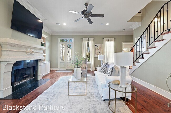 Photo - 4 br, 3.5 bath House - 3117 Rue D'Orleans Dr