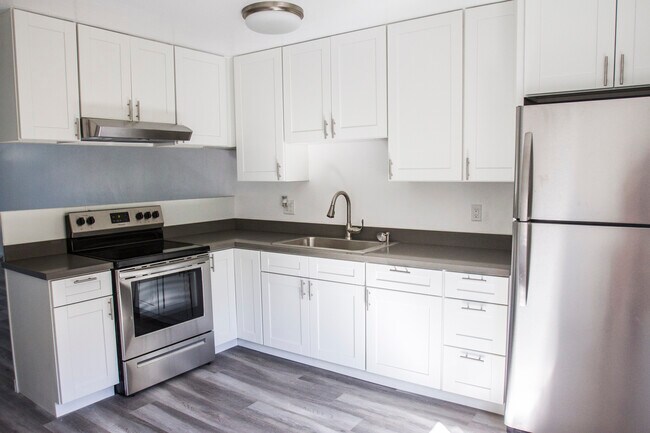 All brand new appliances - 621 Grand Fir Ave Unit 4