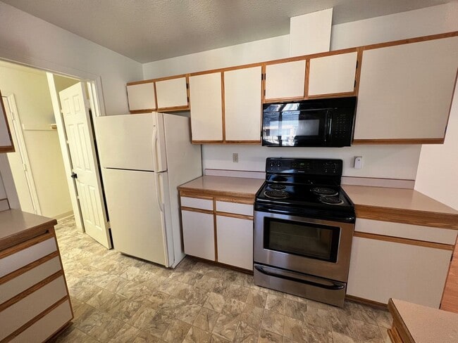 Photo - Three Bedroom House on Bend's West Side with RV Parking
