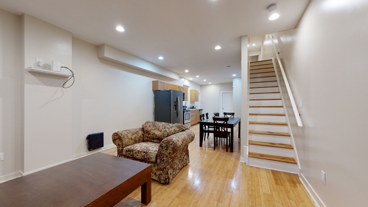 Photo - Carlisle Court Medical Student Housing Apartments