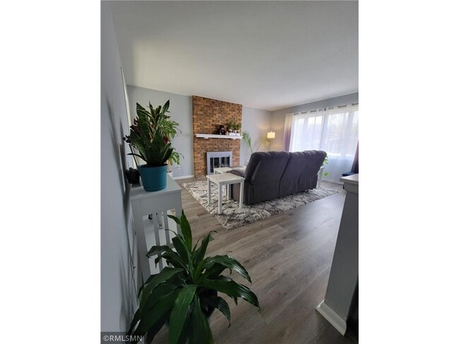 Photo - 711 6th Ave S