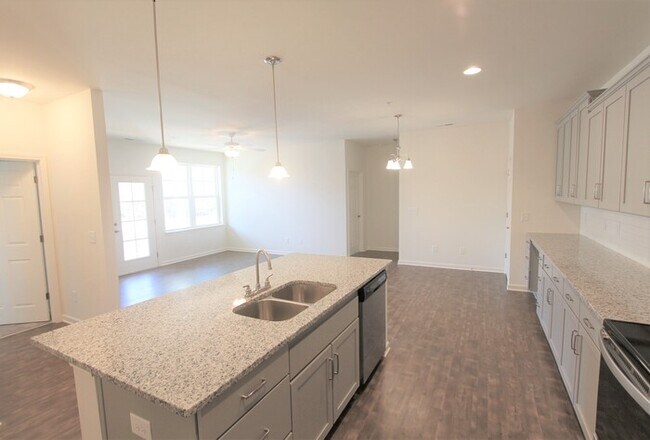 Photo - BEAUTIFUL 3BD 2.5 BTH Apartment home RAINTREE - Ballantyne Commons Pkwy- MOVE IN SPECIAL 1 MONTH ... Unit 301