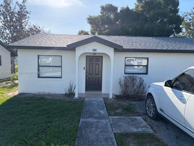 Building Photo - 418 Las Palmas Cir