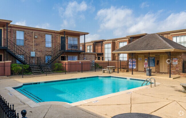 Pool - South Oaks