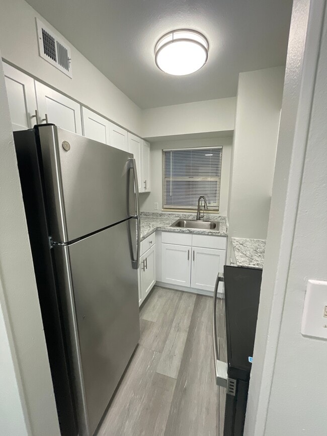 Photo - 211 Caroline St Unit 708