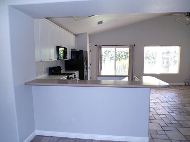 Photo - Beautiful East Modesto Home located in Sylvan School District