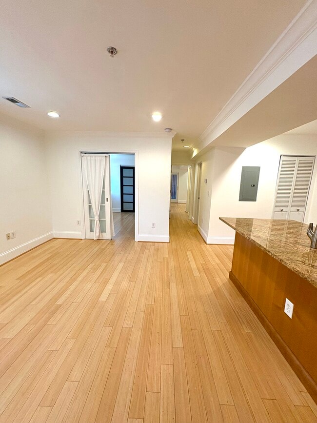 Photo - 1663 Newton St NW Unidad 1