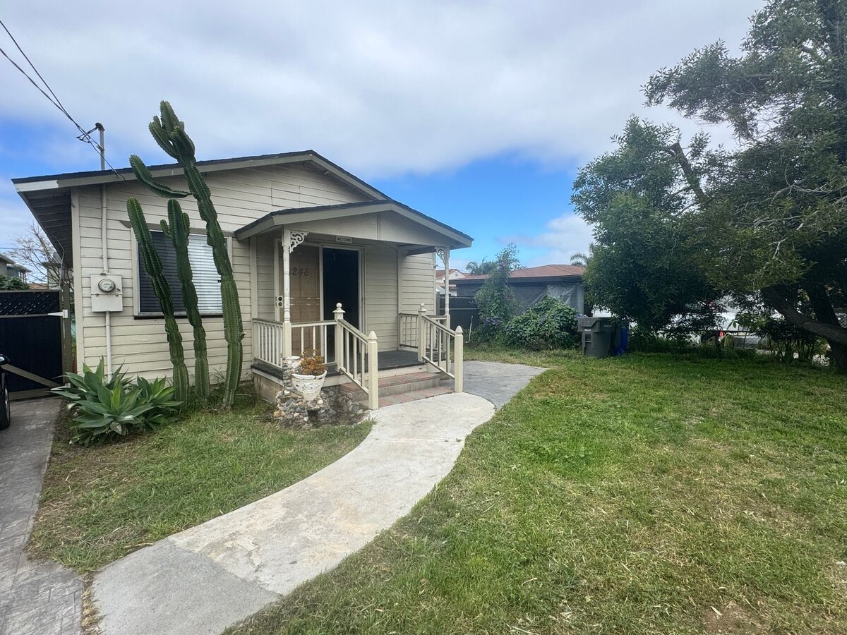 3 Bedroom Bungalow Home - 3 Bedroom Bungalow Home