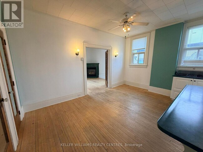 Photo - 1 Simcoe St Unit C