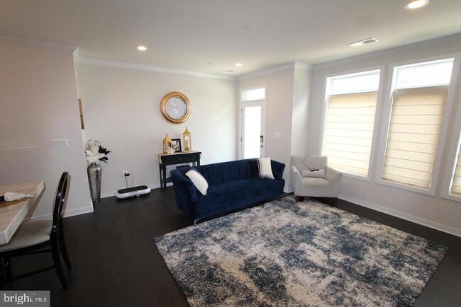 Photo - 43197 Mongold Square