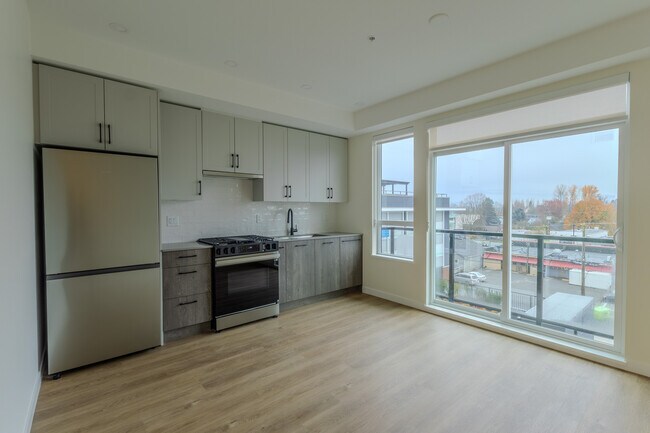 Photo - 27309 Fraser Hwy