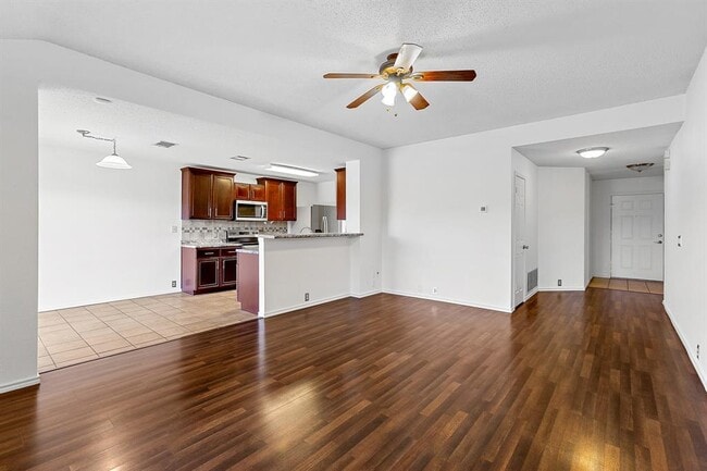 Photo - 2204 Coats Cir