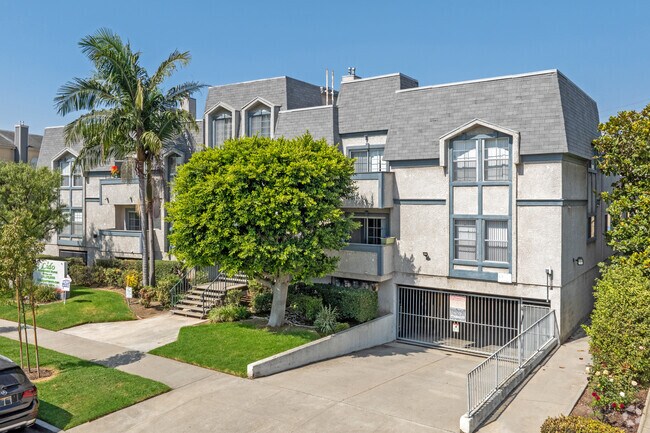 Photo - Lido Apartments - 3615 Watseka Ave