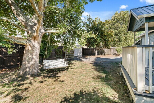 531 Clay St