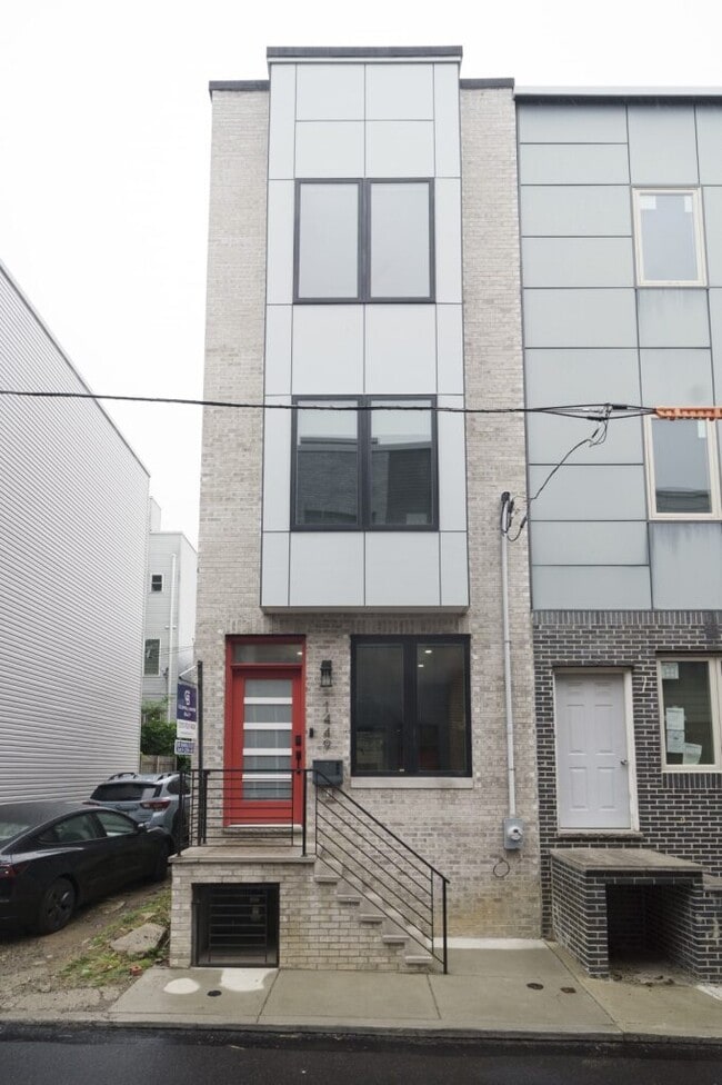 Building Photo - 1449 N Myrtlewood St Rental