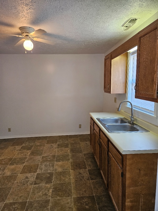 Photo - 2124 W Jackson St Unit 2124 back apt