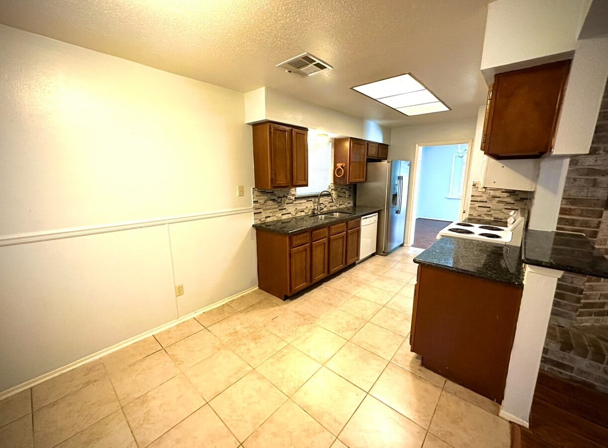 Photo - 18 Brookflower Rd