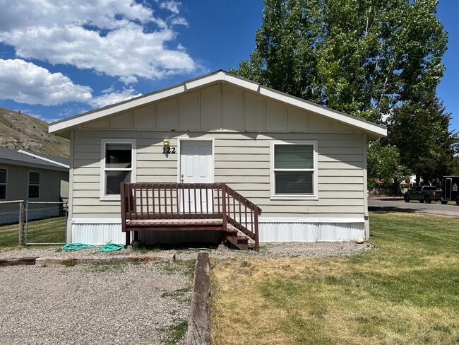 Photo - 122 KellyWest Kelly Trailers House