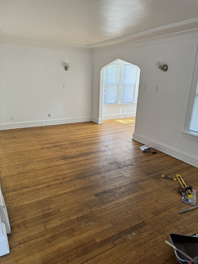 Photo - 4 Bedroom / 1 Bathroom