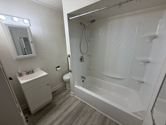 Photo - Adorable Shadle Bungalow - 2 Bed, 1 Bath
