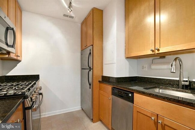 Photo - 1730 Arlington Blvd Unidad 203