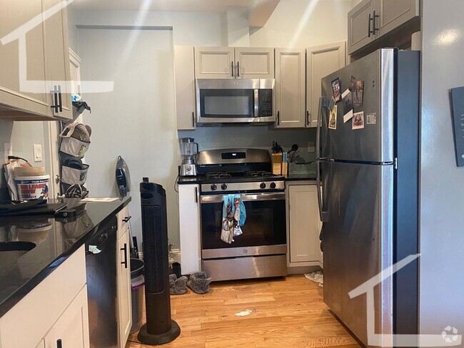 Building Photo - 9/1 Renovated 2BR on Harvard Ave, near Gre... Rental