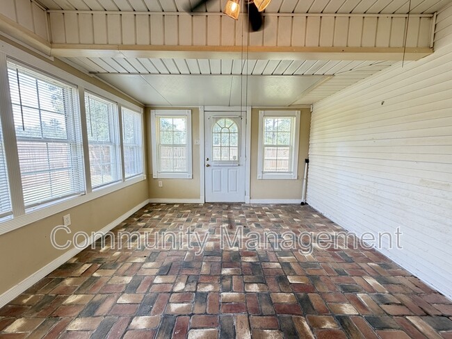 Photo - 1314 N Range Ave