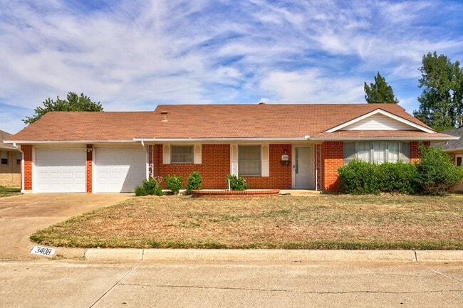 Photo - 3 Bed 2 Bath in Midwest City!