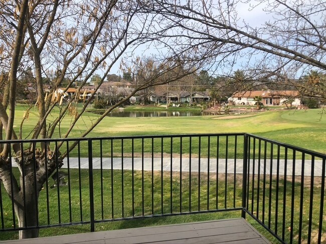 Building Photo - 1510 Fairway Dr