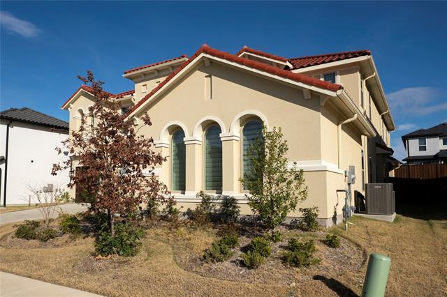 Photo - 10904 Hollydale Ln