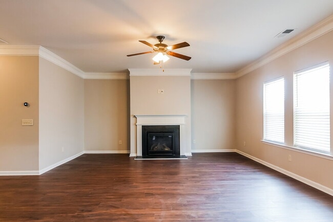 Photo - 376 Ivy Chase Loop