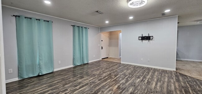 Photo - 605 Melbourne Dr