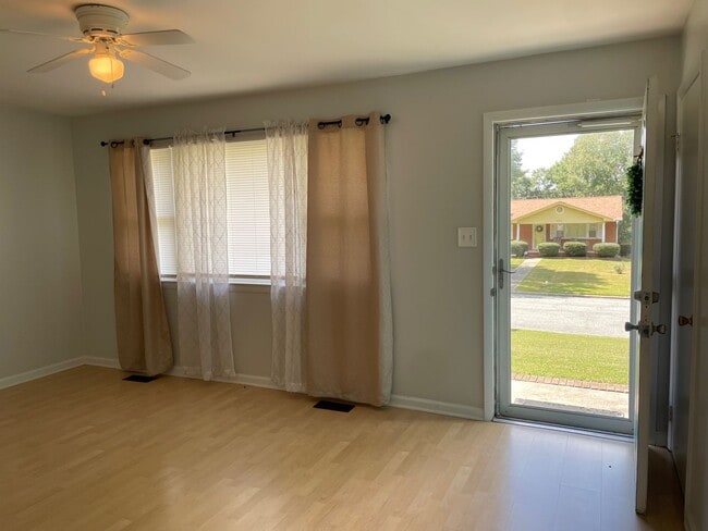 Photo - BEAUTIFUL 3 BED, 1.5 BATH BRICK HOME LOCAT...