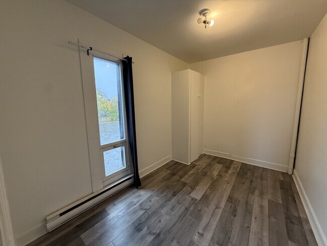 Photo - 400 Lutz St Unit 2