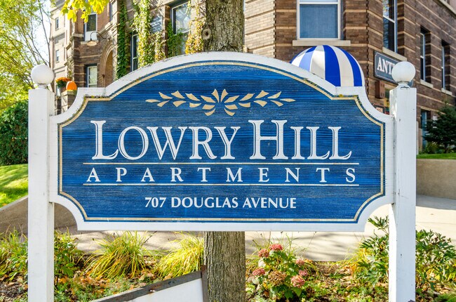 Photo - Lowry Hill Apartments Unit 70915