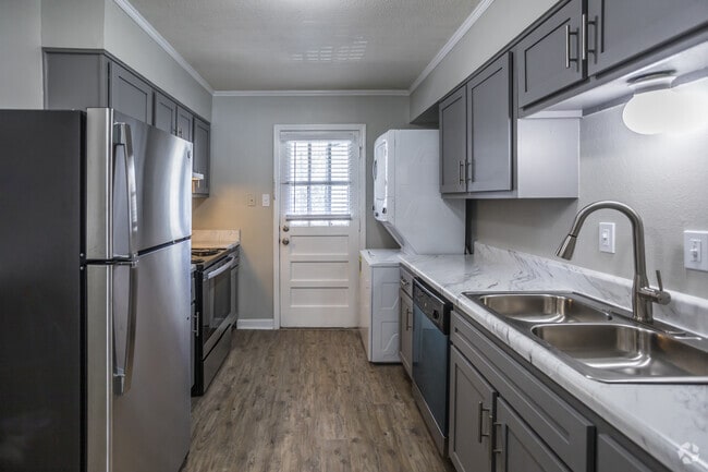 2 BR, 1.5 BA - 763 SF - The Galloway @ Evergreen