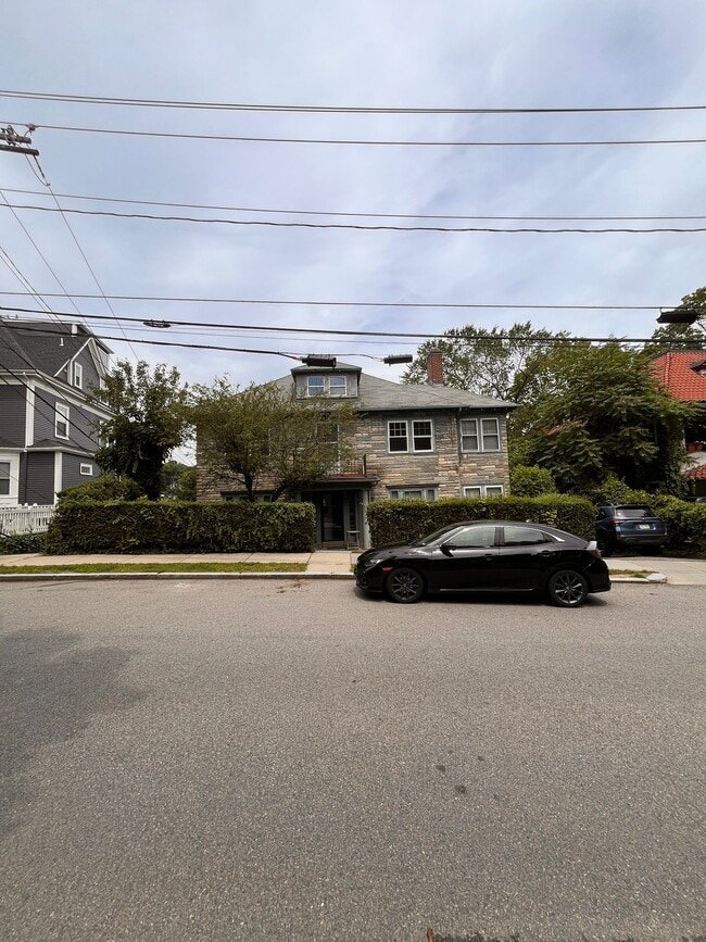 Building Photo - 79 Winthrop Rd Unit 2 Rental