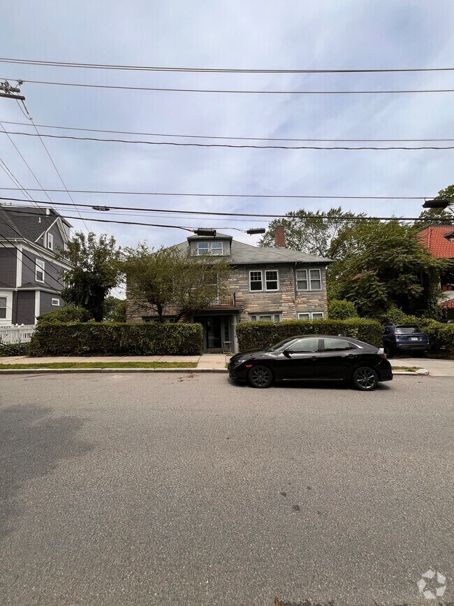 Building Photo - 79 Winthrop Rd Unit 2 Rental