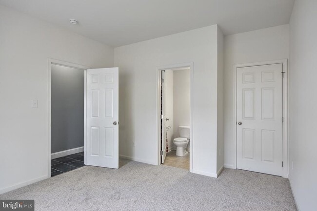 Photo - 490 N Palace Dr