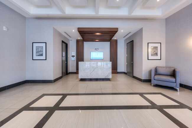 Photo - 150 Main St W