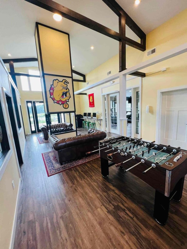 Photo - 20151 Gilbert Rd