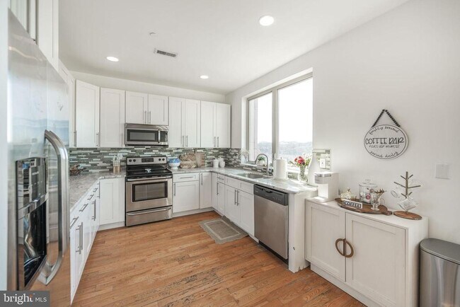 Photo - 4066 Manayunk Ave