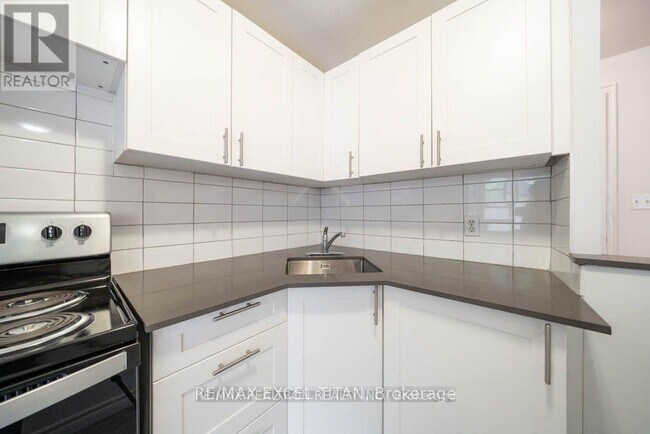 Photo - 77 Erskine Ave Unit 306