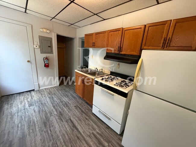 Photo - 1112-B Gilbert-