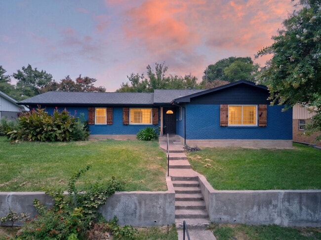 Building Photo - 505 Whittle Way