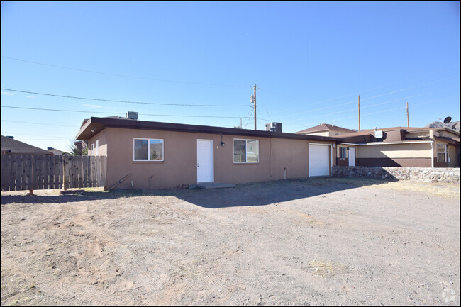 Building Photo - 8809 Mercury St Rental