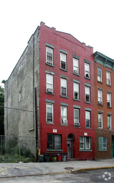 Building Photo - 874 Bergen St Rental